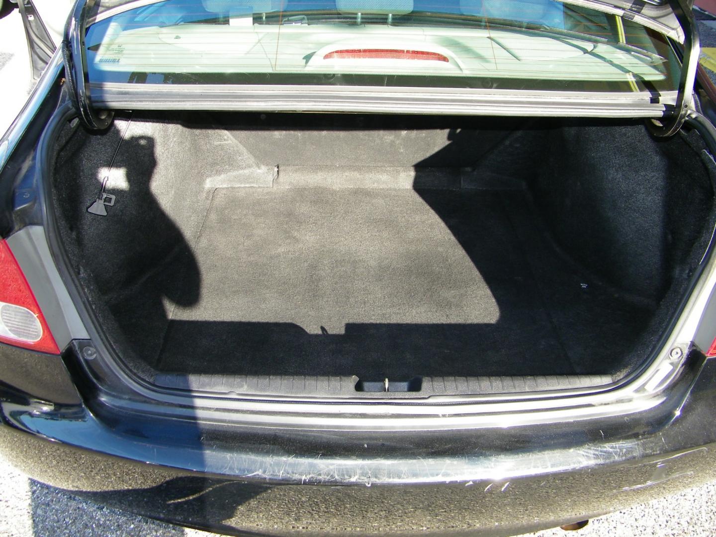 2011 Black /Gray Honda Civic LX Sedan 5-Speed AT (19XFA1F5XBE) with an 1.8L L4 SOHC 16V engine, 5-Speed Automatic transmission, located at 4000 Bee Ridge Road, Sarasota, FL, 34233, (941) 926-0300, 27.298664, -82.489151 - Photo#13